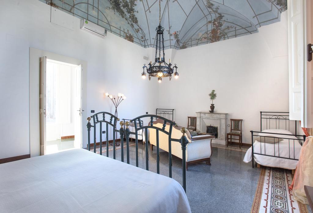 Bed and Breakfast Palazzo Scarciglia - Dimora D'Epoca Минервино-ди-Лечче Экстерьер фото