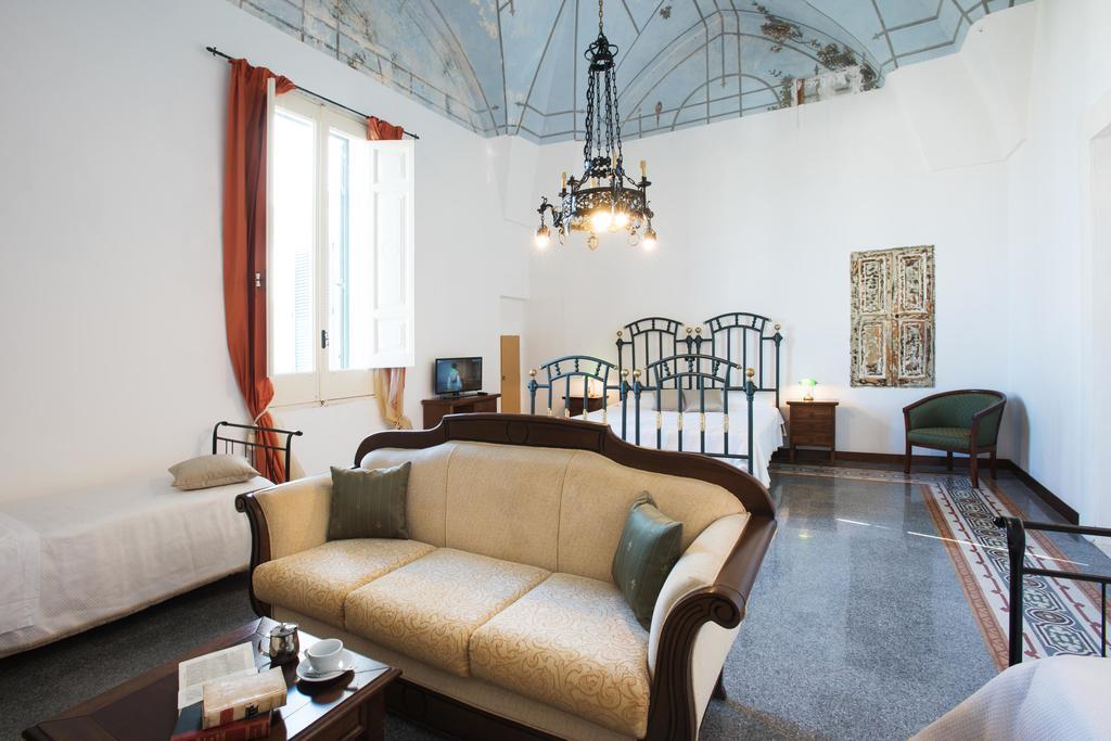 Bed and Breakfast Palazzo Scarciglia - Dimora D'Epoca Минервино-ди-Лечче Экстерьер фото