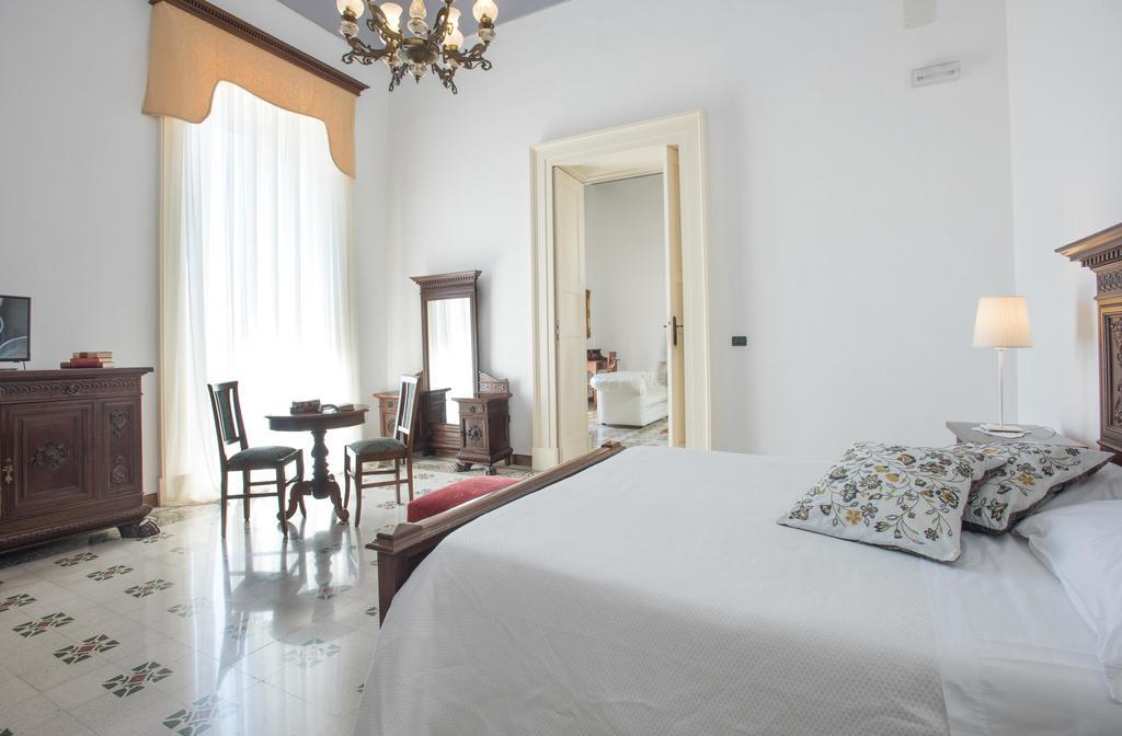 Bed and Breakfast Palazzo Scarciglia - Dimora D'Epoca Минервино-ди-Лечче Экстерьер фото