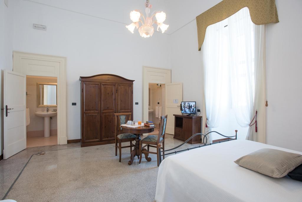 Bed and Breakfast Palazzo Scarciglia - Dimora D'Epoca Минервино-ди-Лечче Номер фото