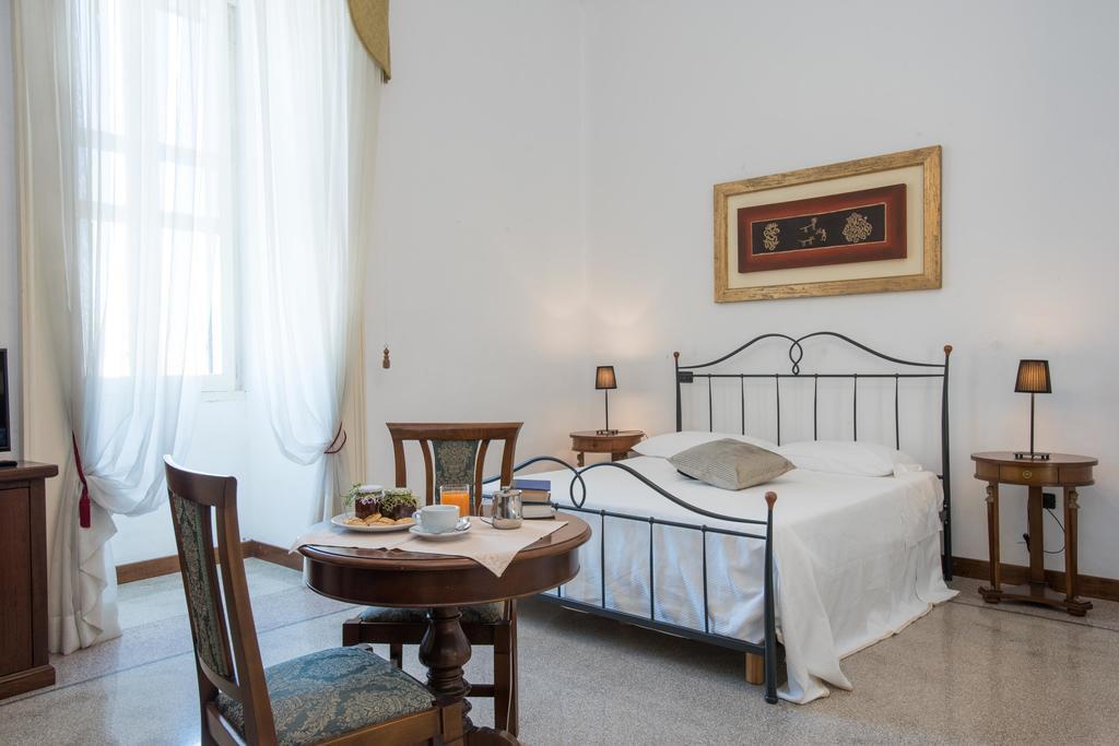Bed and Breakfast Palazzo Scarciglia - Dimora D'Epoca Минервино-ди-Лечче Экстерьер фото