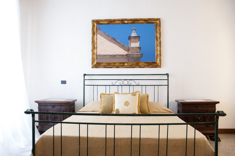 Bed and Breakfast Palazzo Scarciglia - Dimora D'Epoca Минервино-ди-Лечче Экстерьер фото
