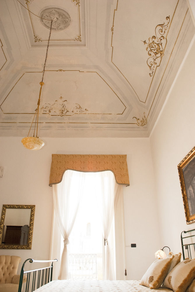 Bed and Breakfast Palazzo Scarciglia - Dimora D'Epoca Минервино-ди-Лечче Экстерьер фото